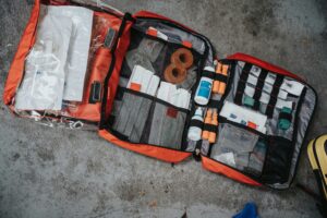 Read more about the article Essential First Aid Tips Everyone Should Know